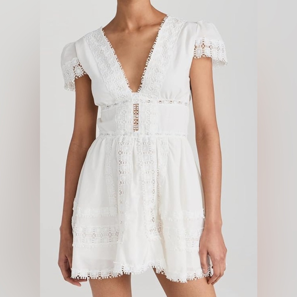 Elegant White Lace Dress (Women’s, Size Small)